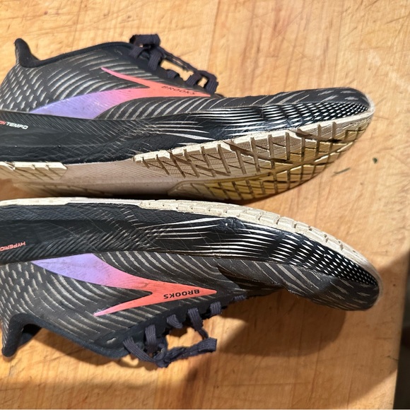 Brooks running shoes - Picture 2 of 5